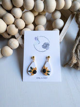 Load image into Gallery viewer, Sunflower Teardrop Dangle White
